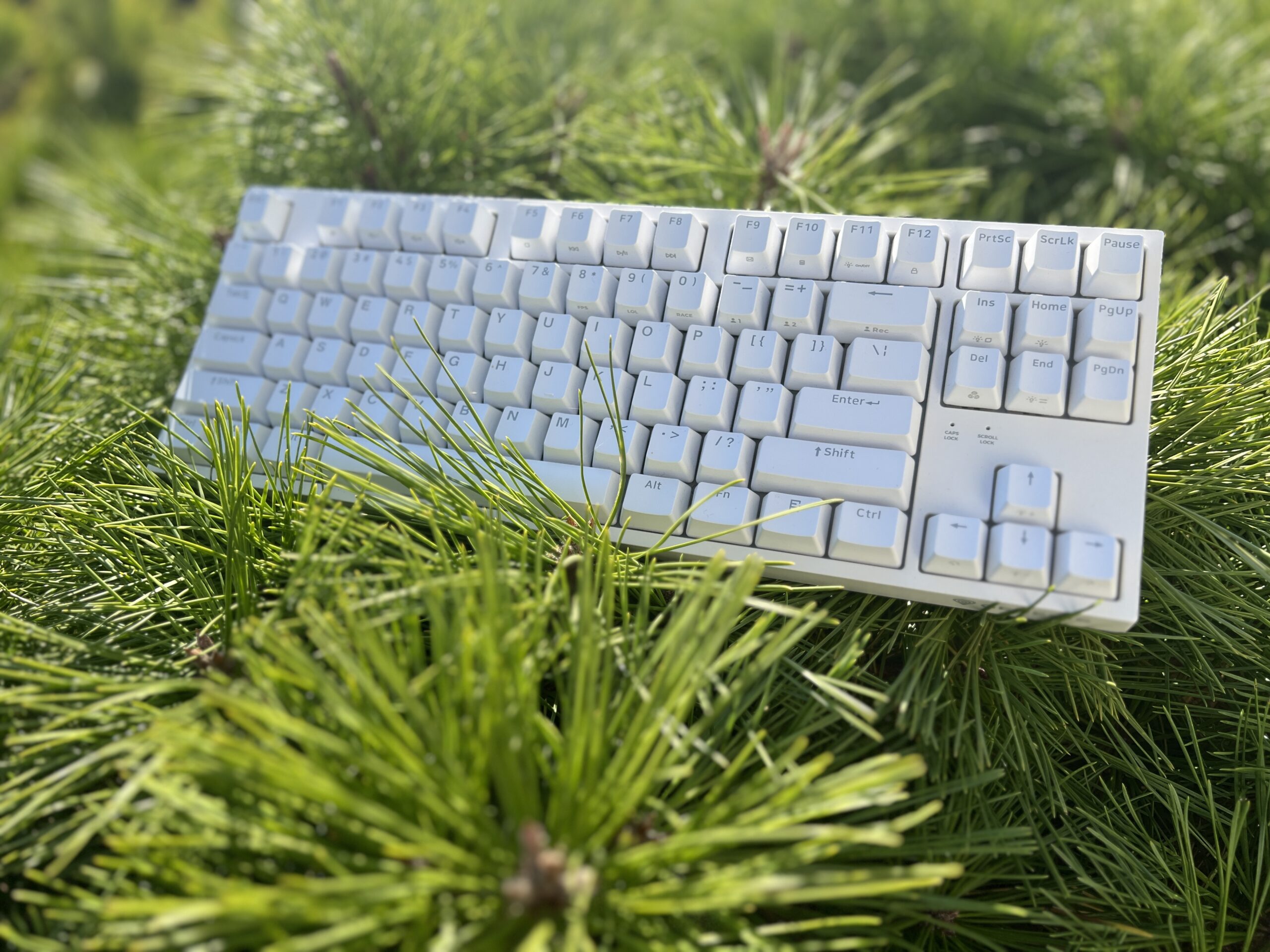 Genesis Thor 404 TKL