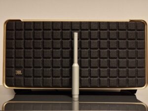 JBL Authentics 500