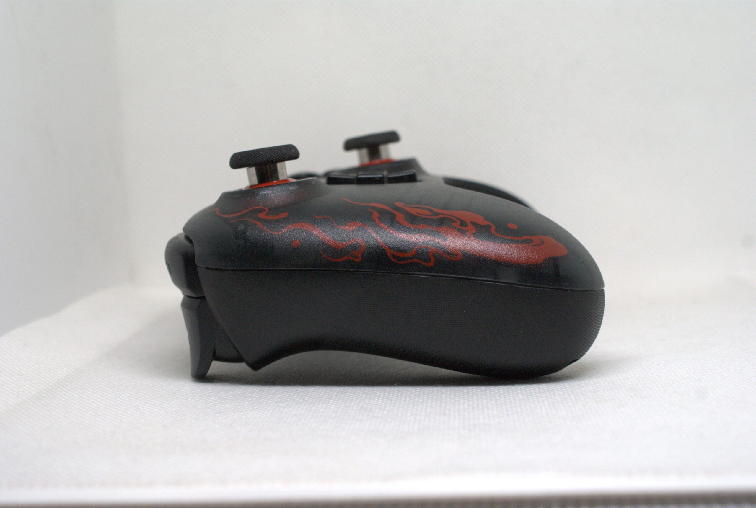 8BitDo Ultimate 2C - Side