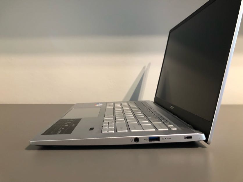 Acer Swift 3 - Prawy Bok