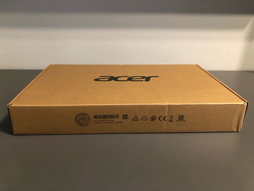 Acer Swift 3 - Opakowanie, spód