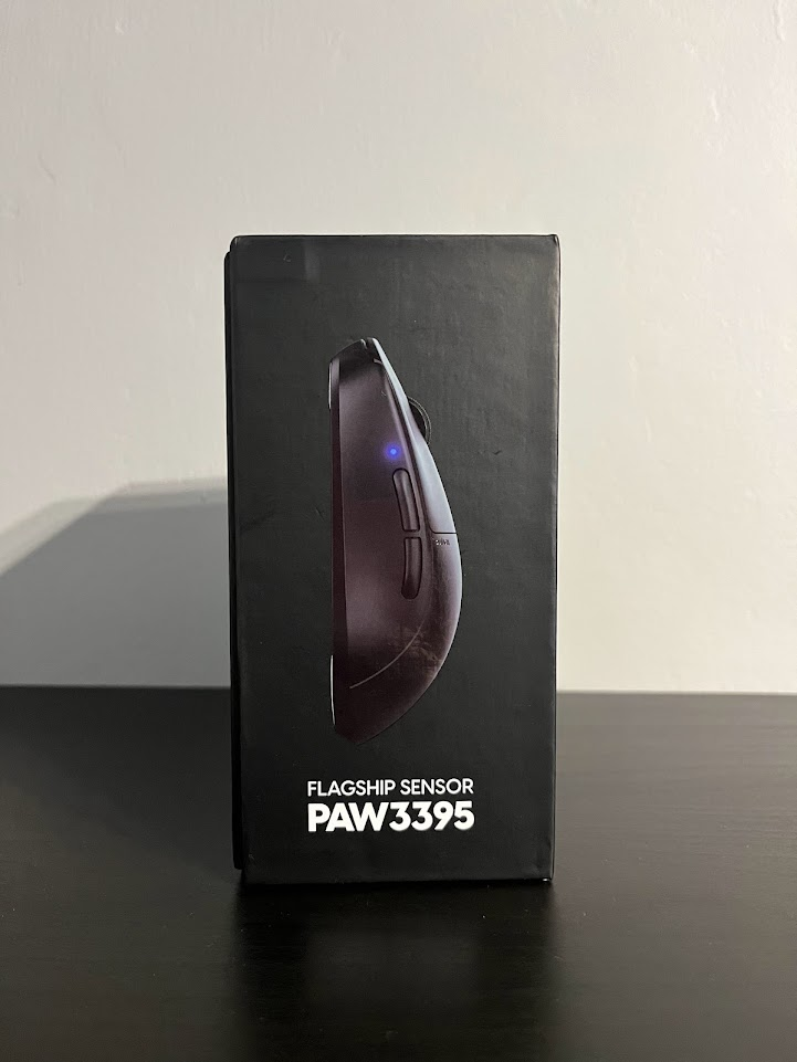 Pulsar X2 Wireless - Opakowanie, lewy bok
