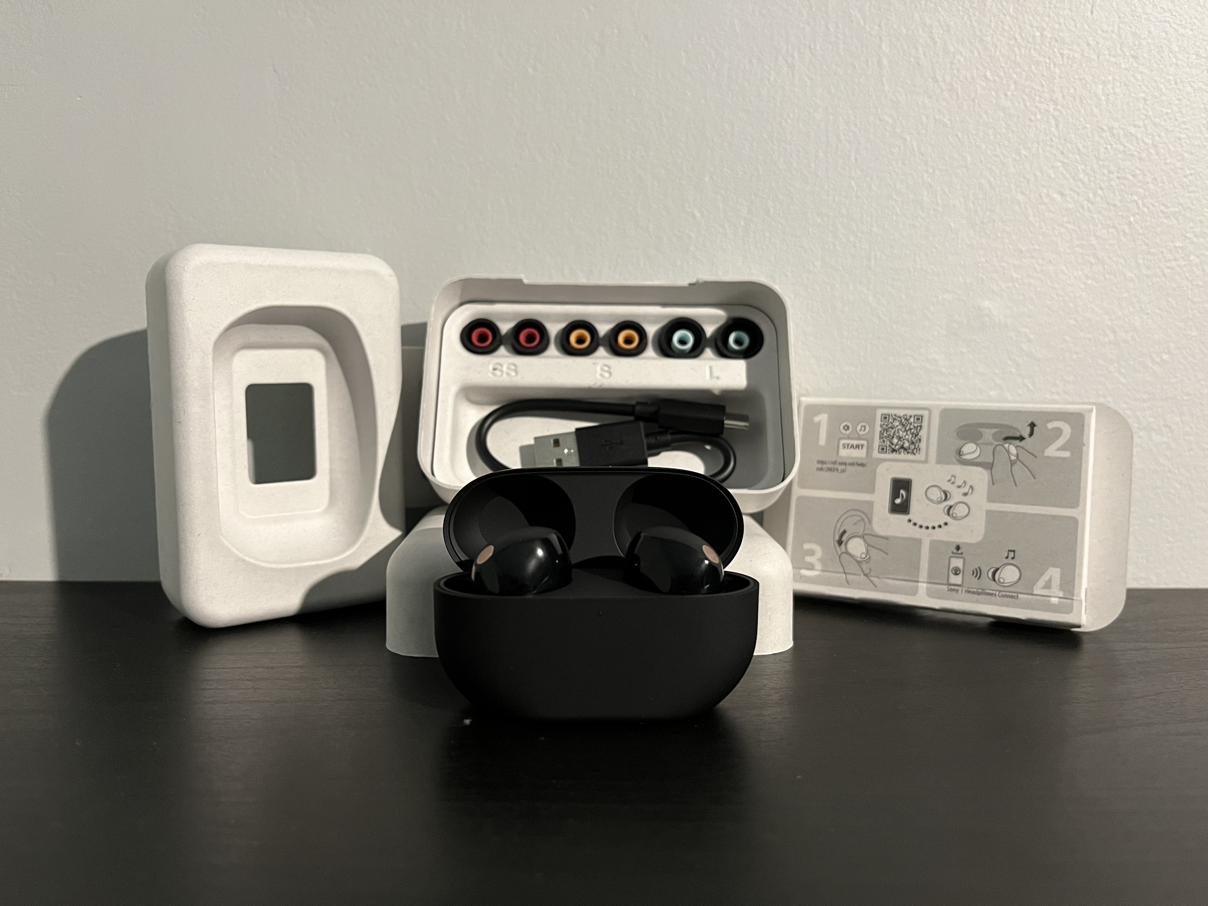 Recenzja Sony WF-1000XM5 — czy Apple może czuć się zagrożone? 7 Sony WF-1000XM5, Opakowanie zawartość
