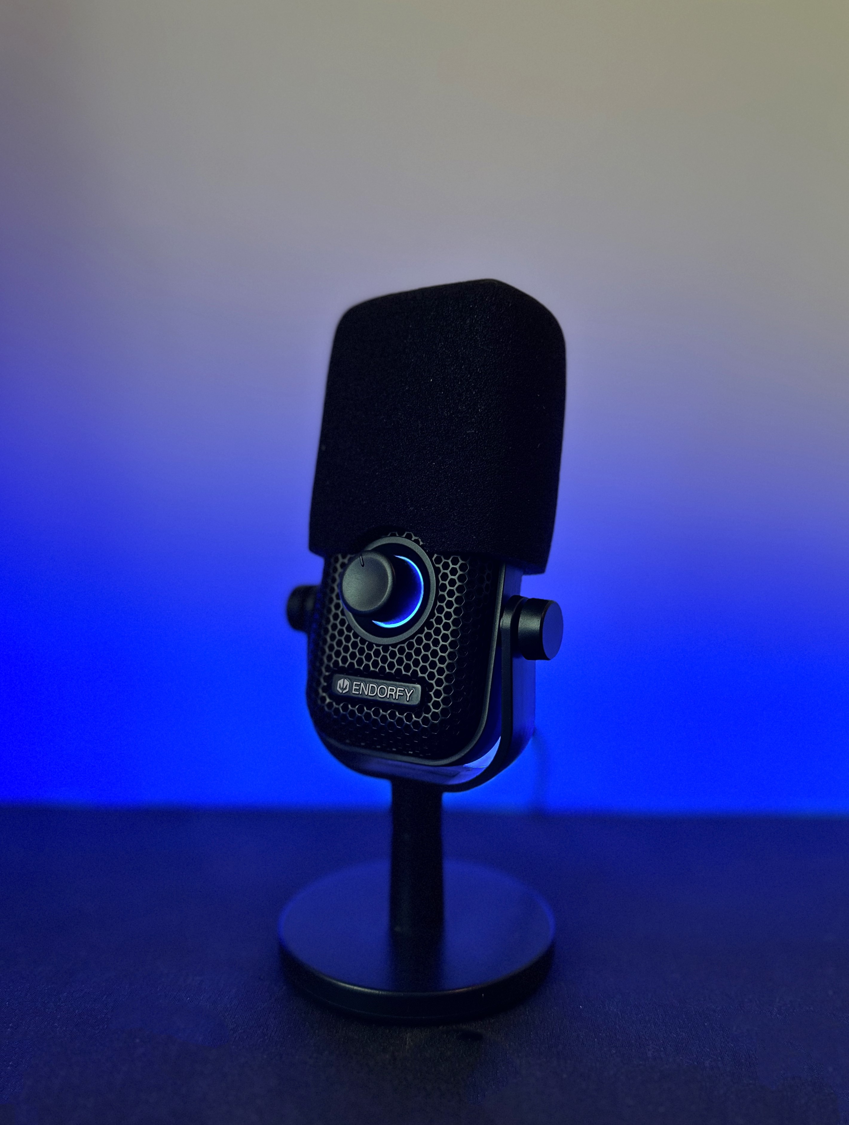 Recenzja ENDORFY Solum Voice S - kompletny mikrofon do 250 złotych 6 Mikrofon przodem niebieski 2