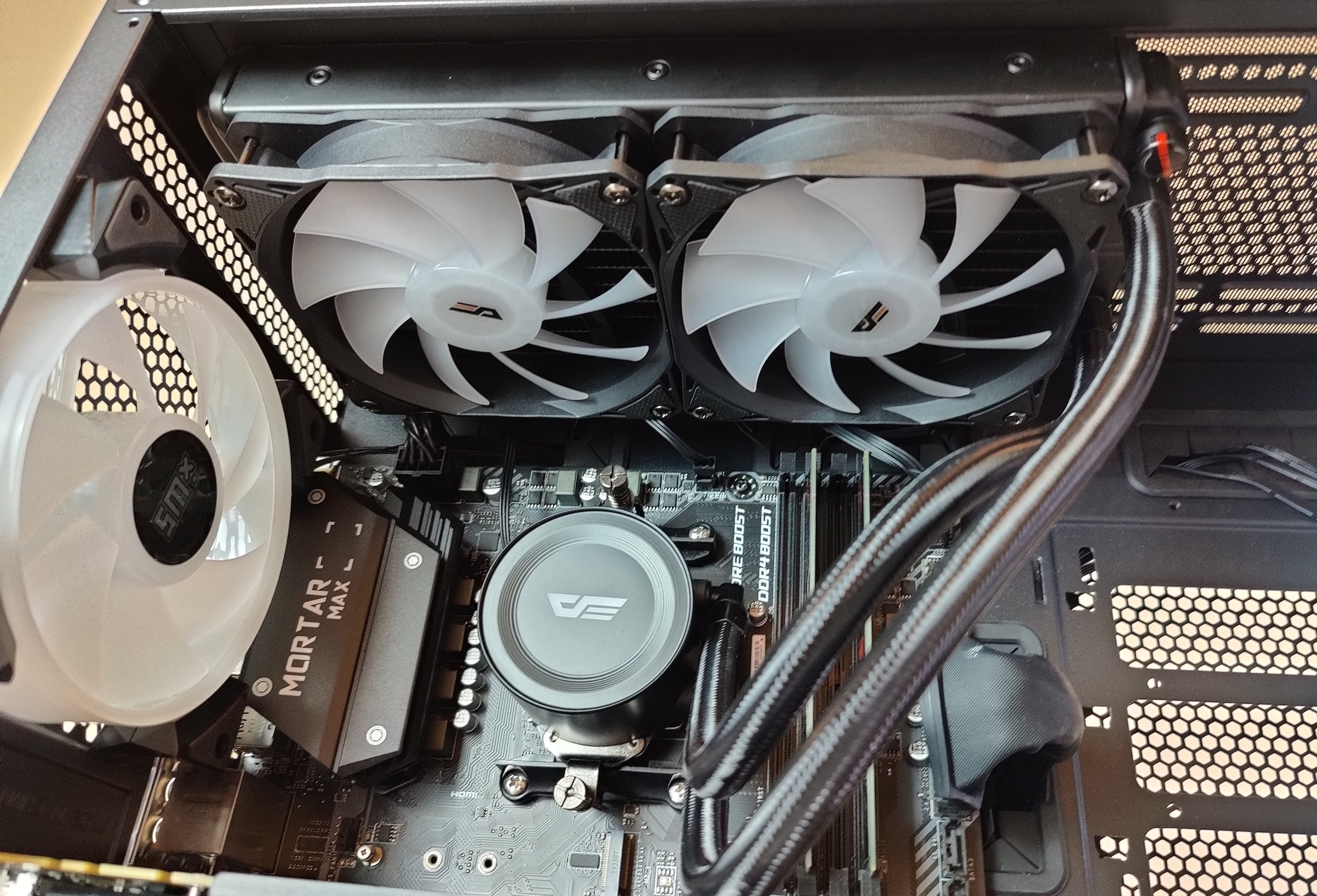 Czy RGB zapewni zwycięstwo? Test  darkFlash AURA DA-240