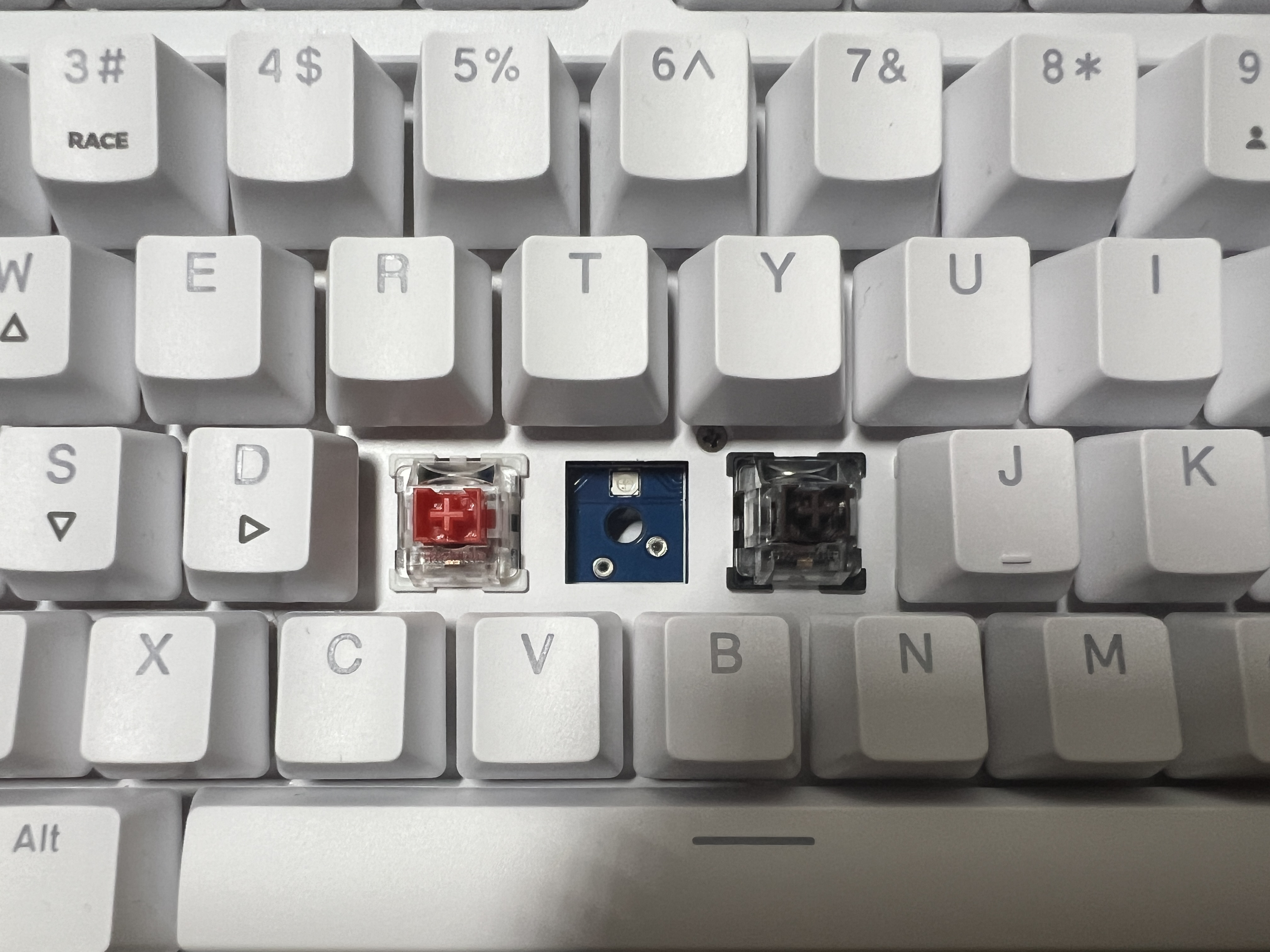 Genesis Thor 230 TKL 24