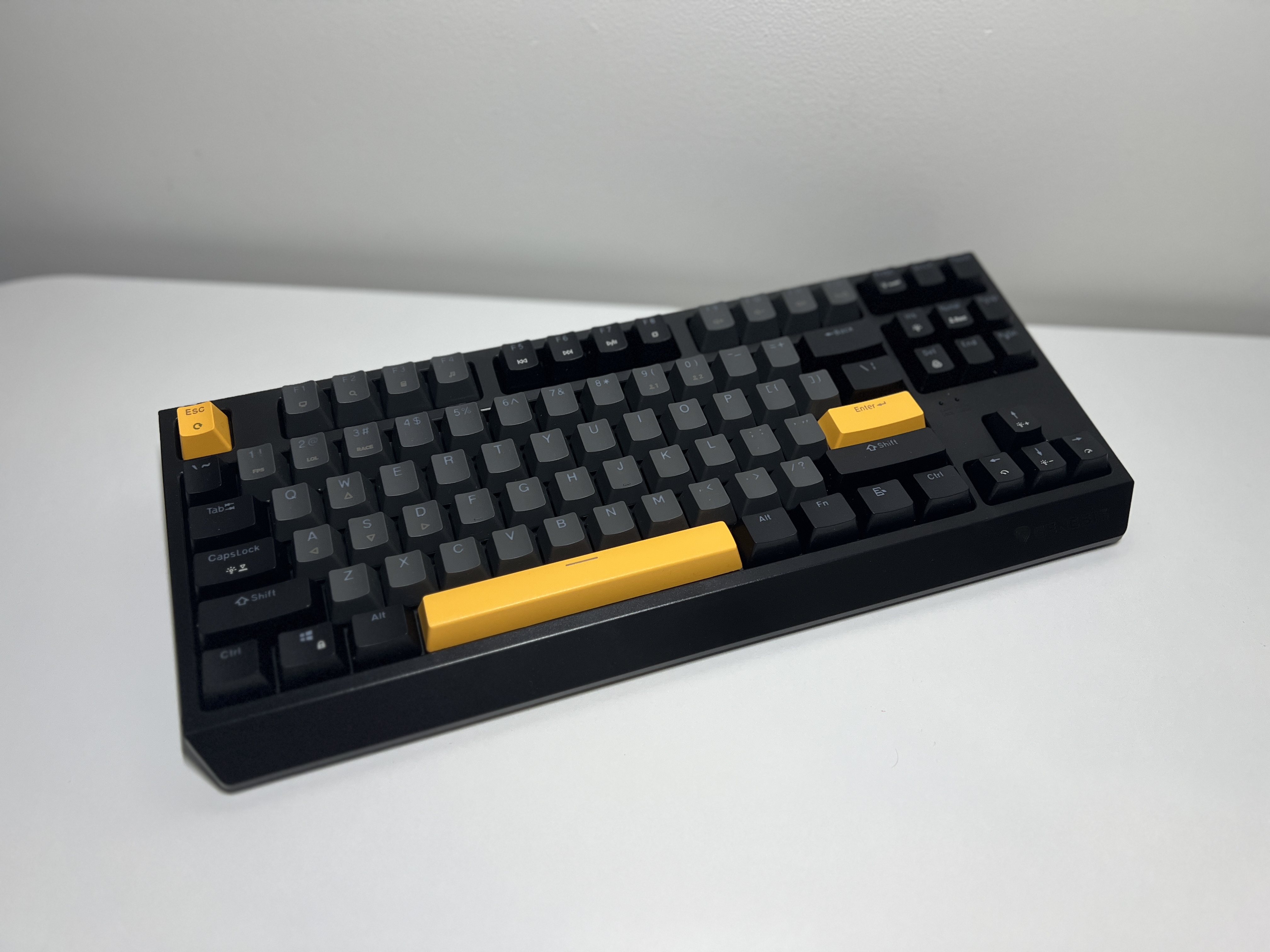 Genesis Thor 230 TKL 3
