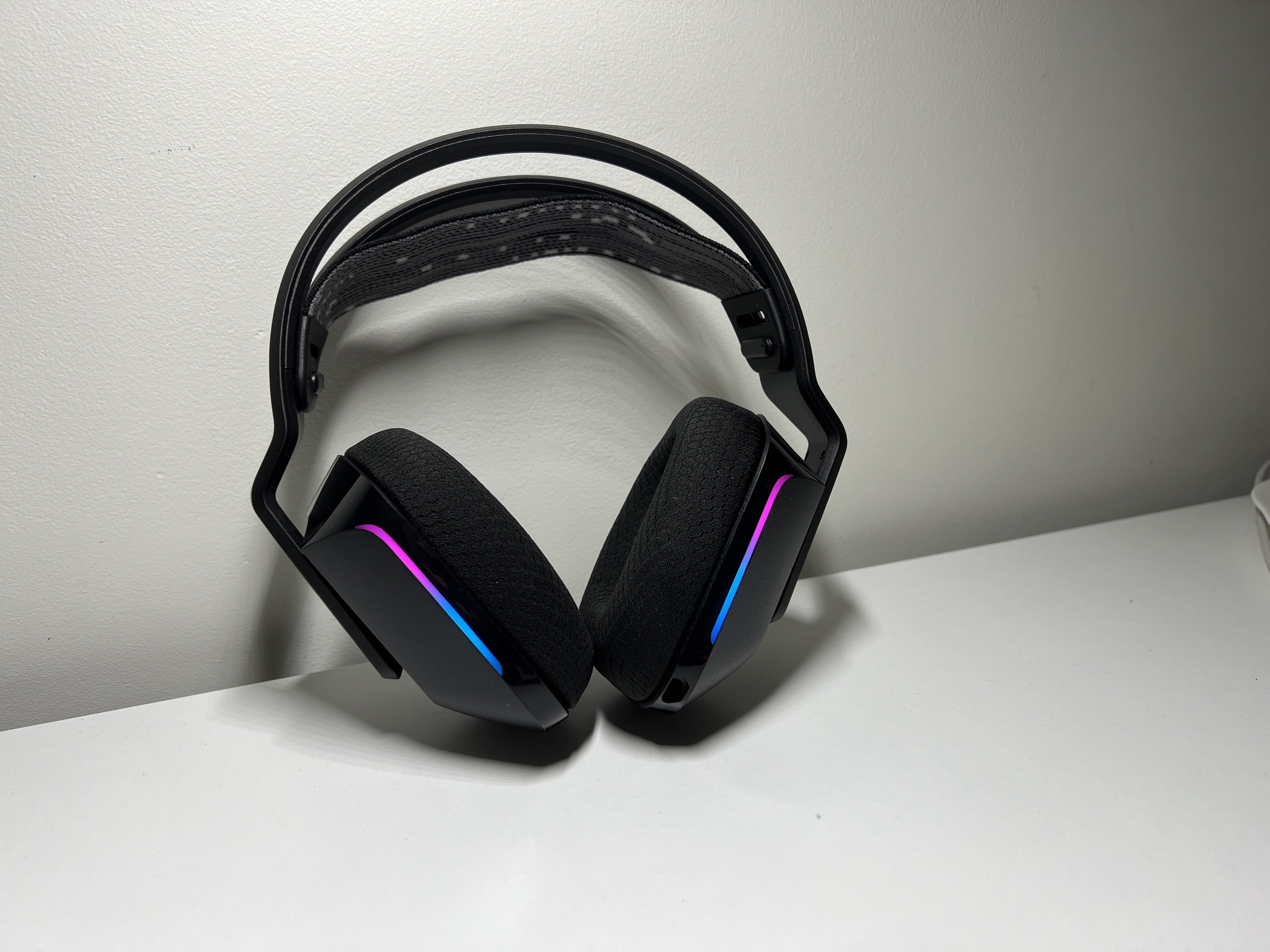 Logitech G733 Lighspeed - od przodu
