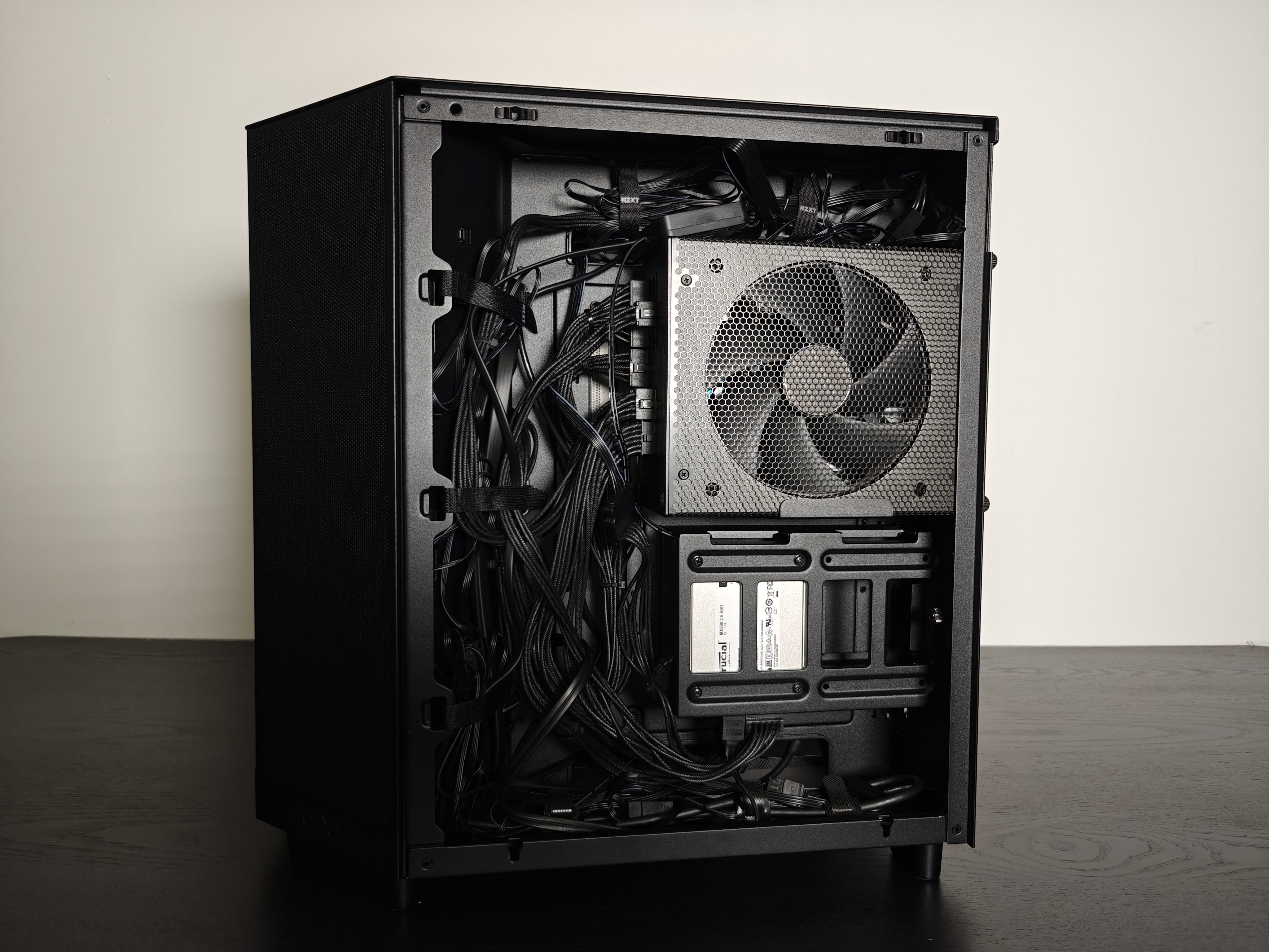 NZXT H6 FLOW 
