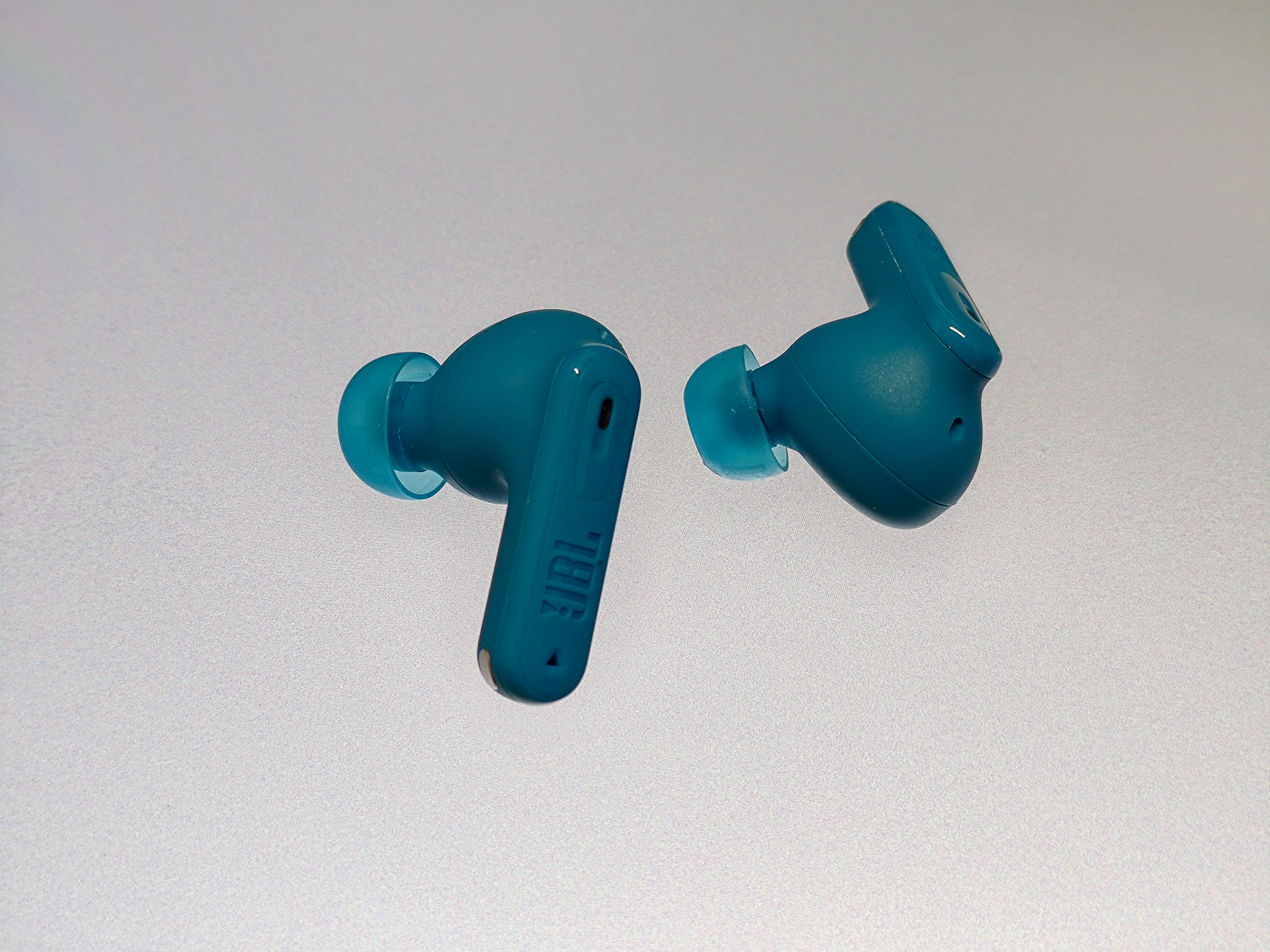 JBL Tune Beam 2 overall