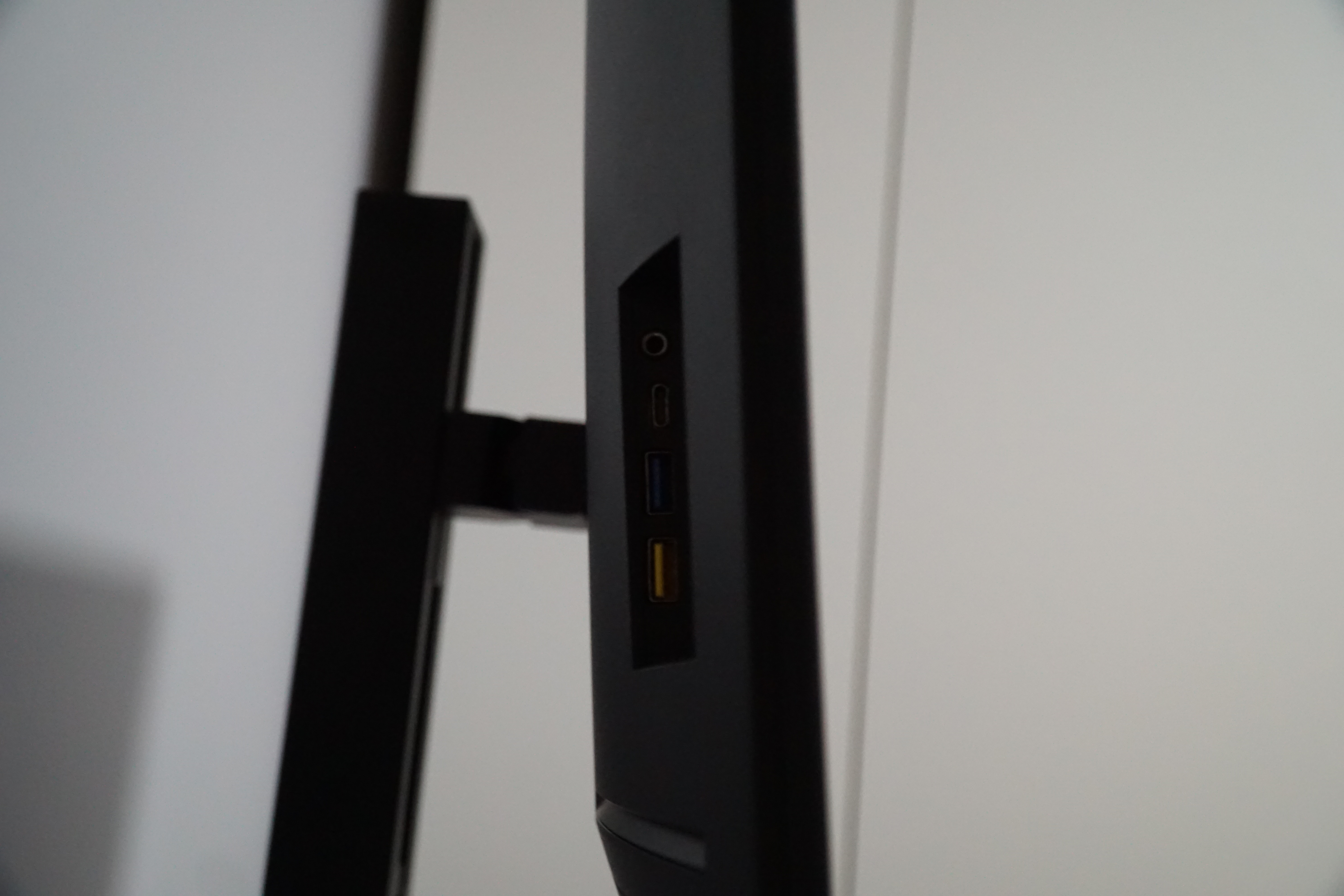 AOC U27U3CV