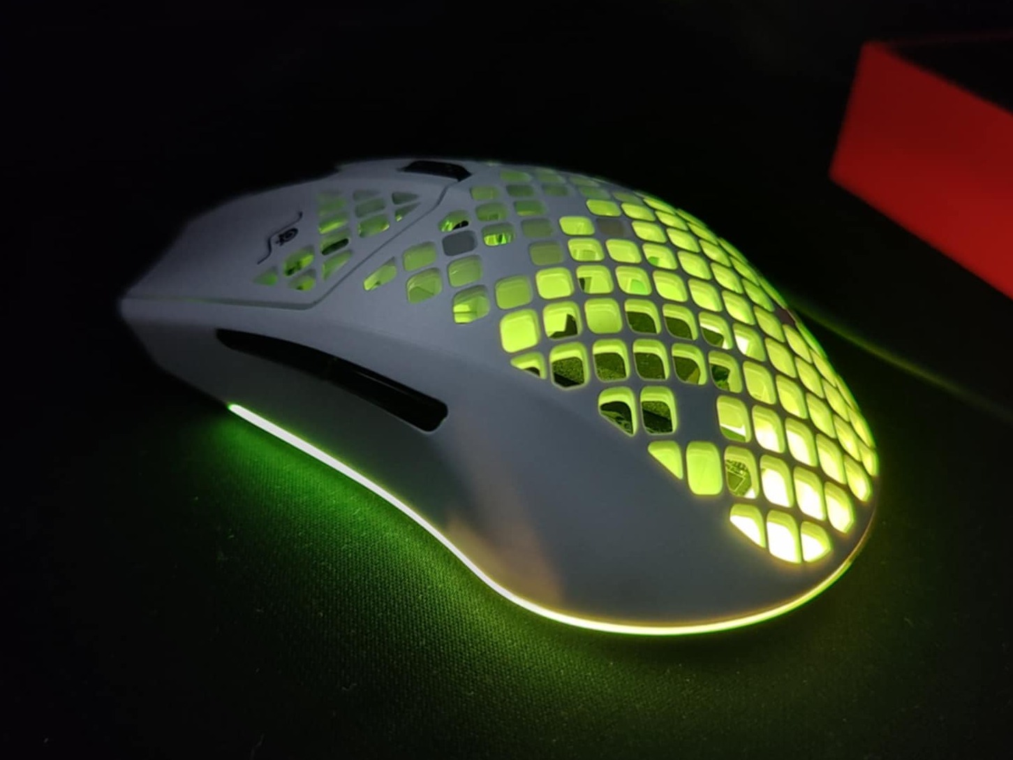 Test i recenzja SteelSeries Aerox 3 Wireless (2022) - stary, ale jary? 9 Aerox 3 Wireless podświetlenie