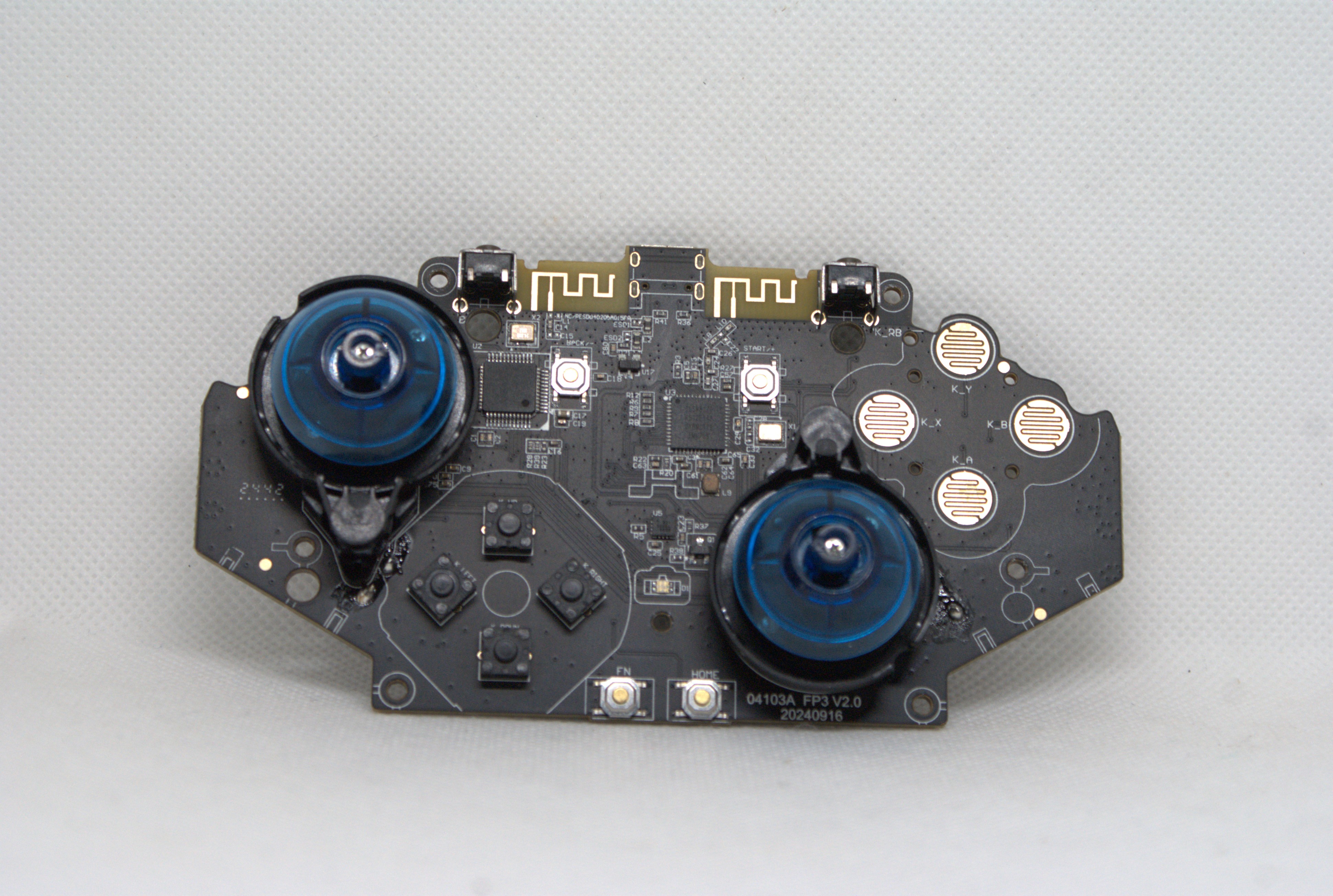 Flydigi DIrewolf 3 - PCB front