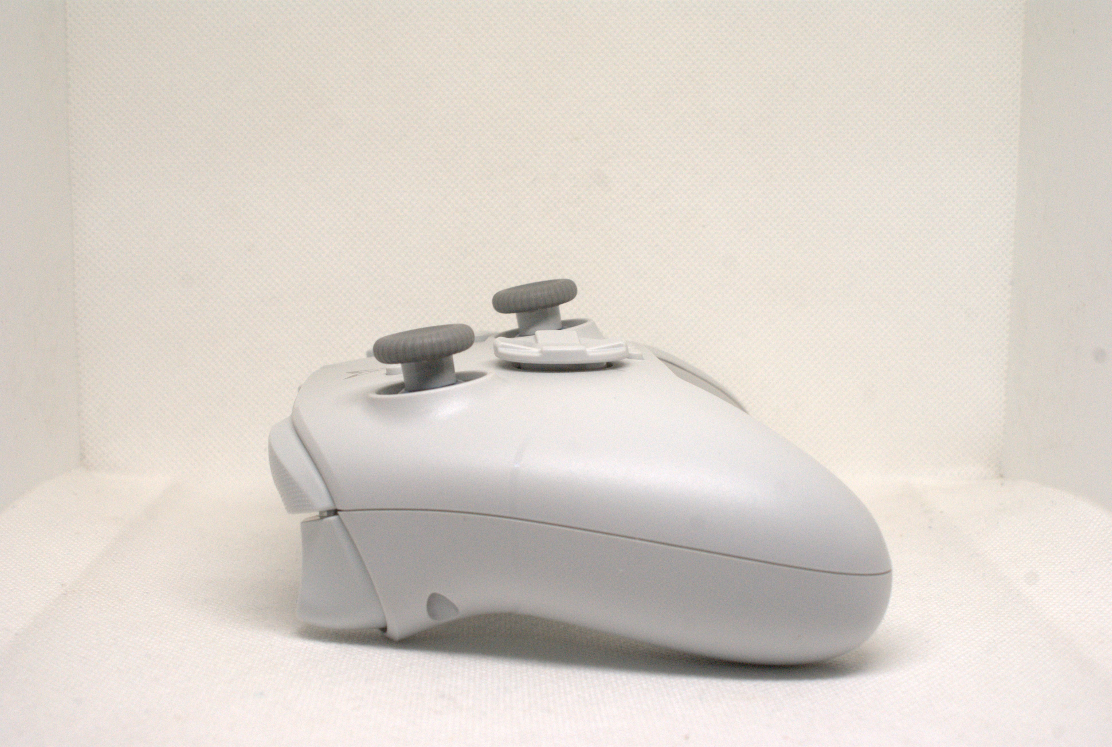 Flydigi DIrewolf 3 - bok