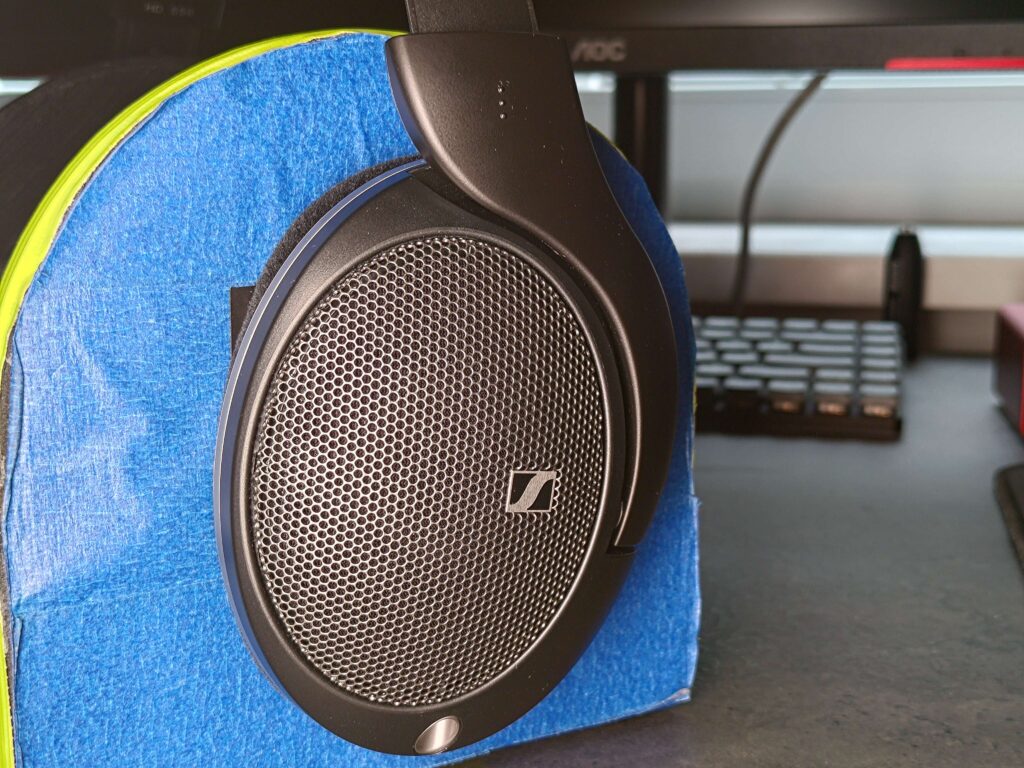 Sennheiser HD550 miniature