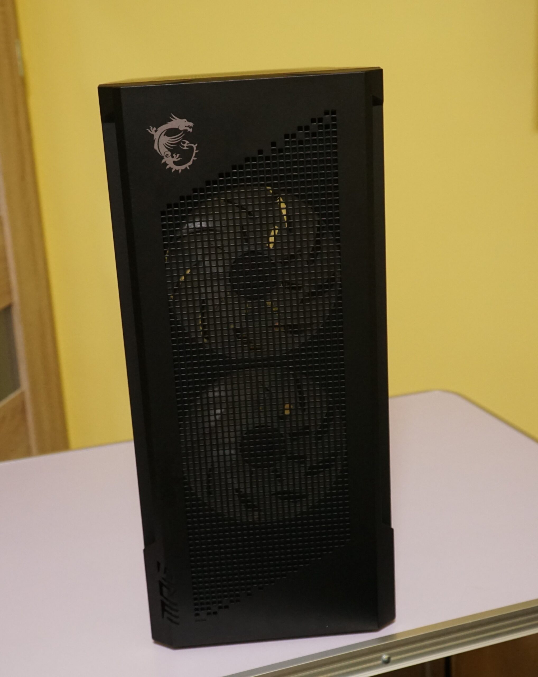 MSI MPG Velox 300R Airflow PZ