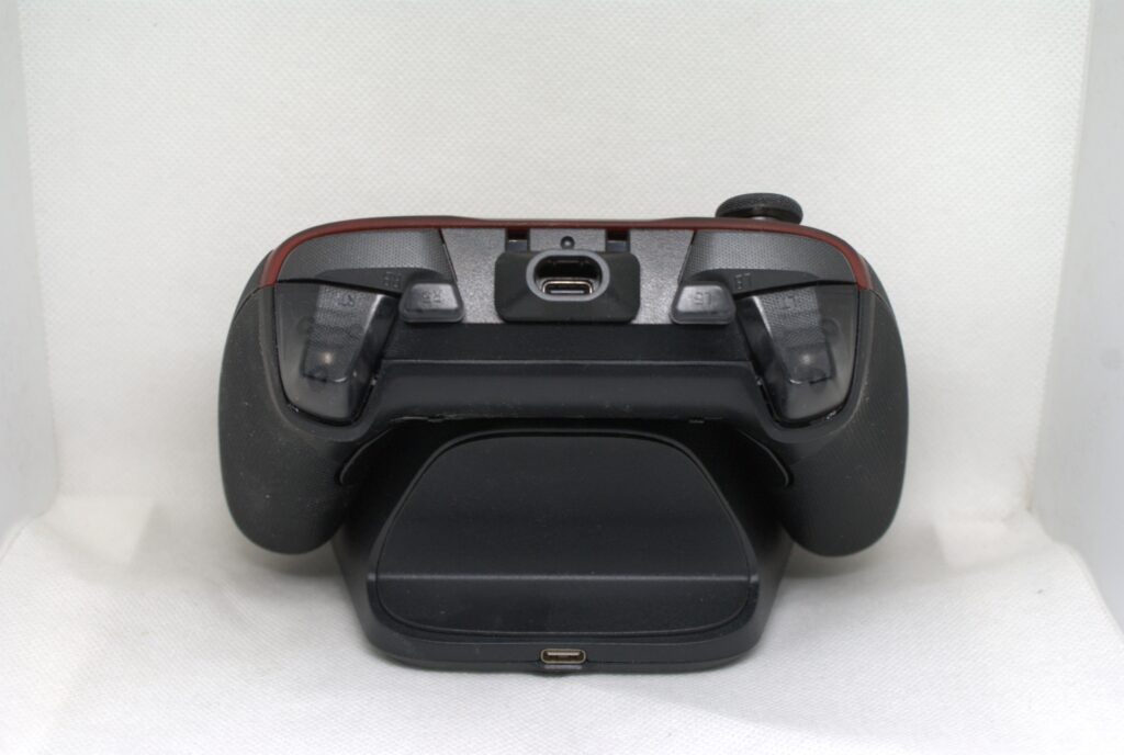 Test i recenzja GameSir G7 Pro - początek sagi high endu 8 G7 Pro na docku tył