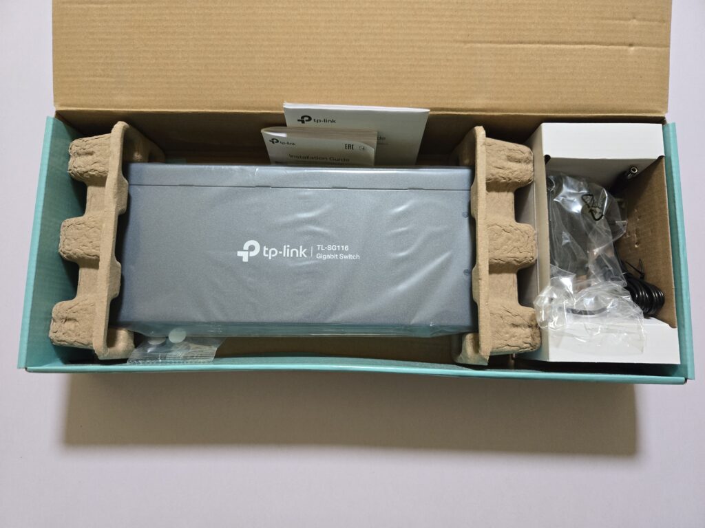 Test i recenzja TP-Link TL-SG116 – Gigabitowy switch na 16 portów, który po prostu działa 4 TP-Link TL-SG116