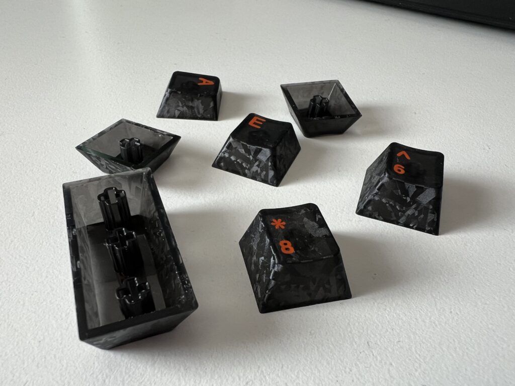 Test i recenzja Epomaker TH80 V2 Pro - Odważny design, ale czy coś jeszcze? 13 Keycapy1