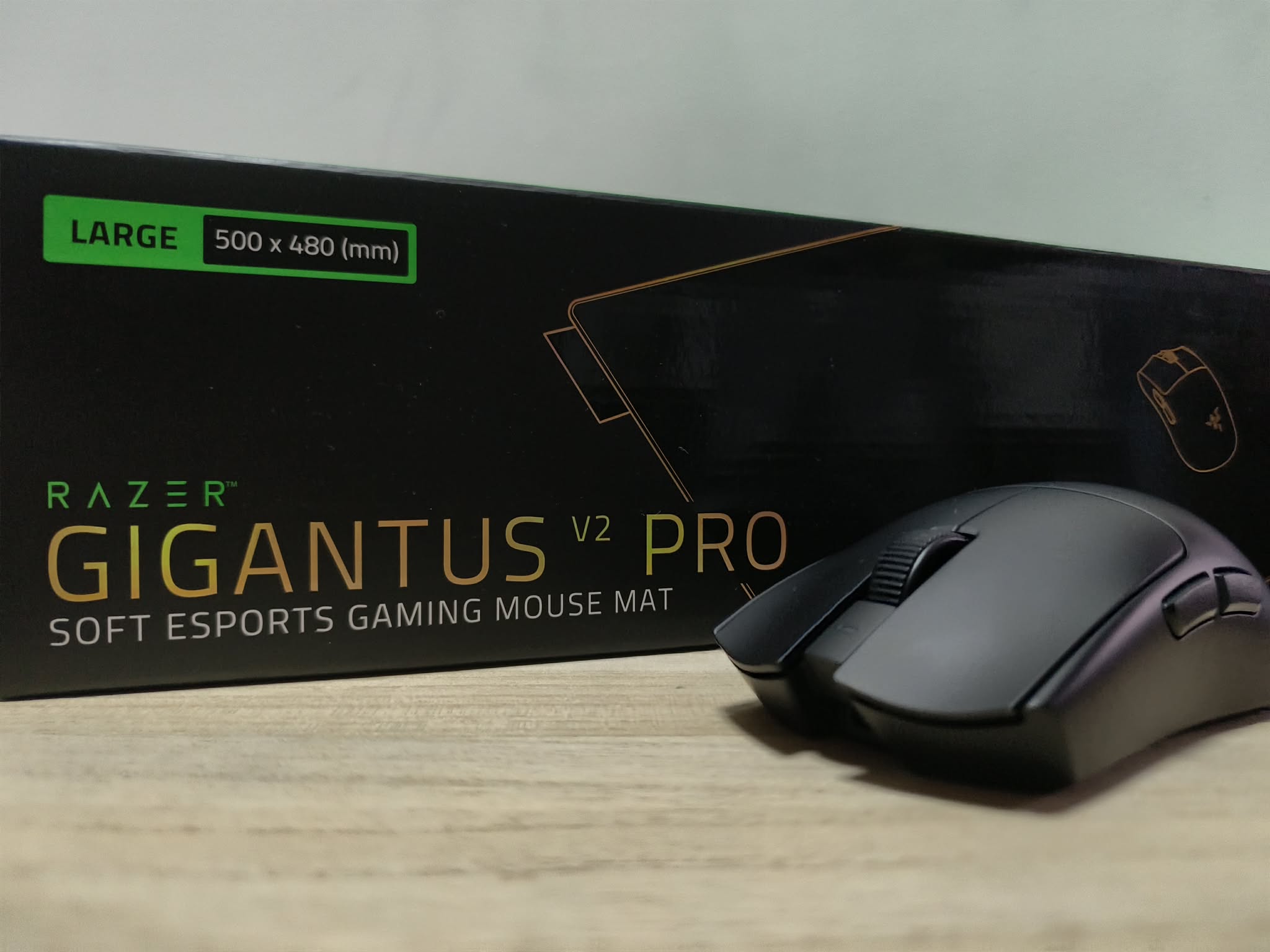 Razer Viper V4 Pro z podkładką